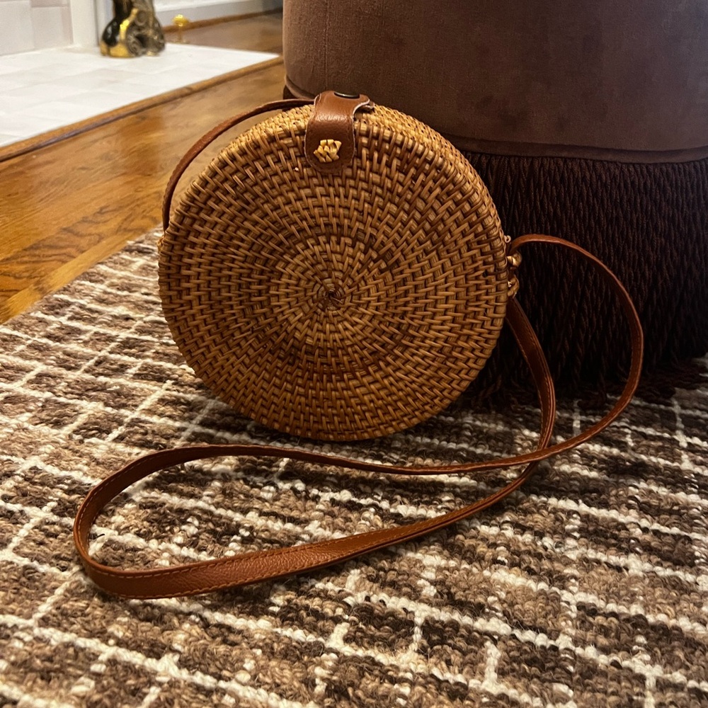 Round Woven Crossbody Bag - Brown